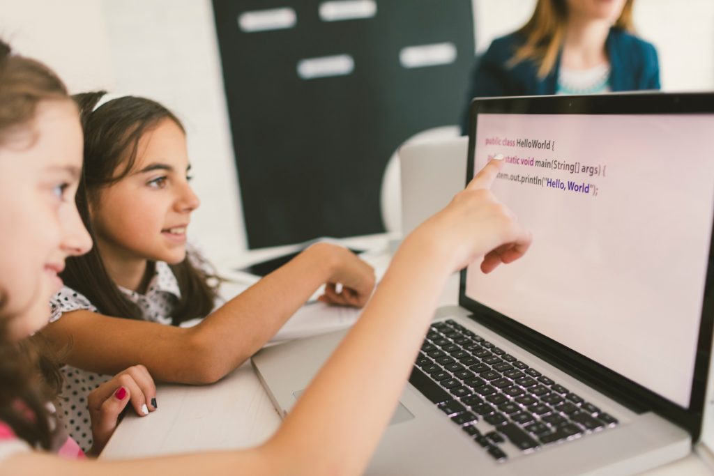 Find The Best Coding Classes With The Internet For Your Kids