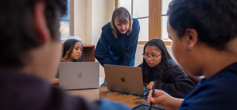 Why Are Apple Devices Used in Schools and Their Educational Benefits?